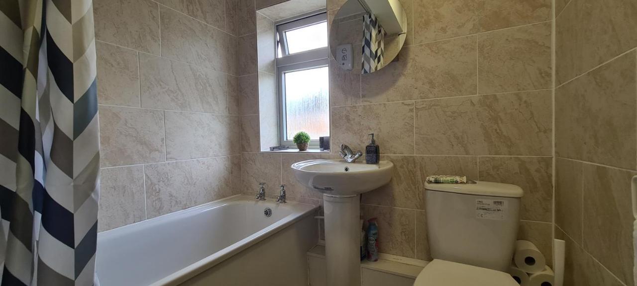 Cosy 3-Bedroom House In Aspley Nottingham Exterior foto